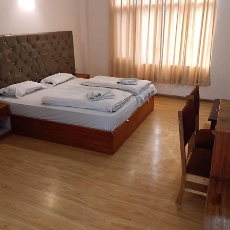 Hotel Dimbir Regency ليه المظهر الخارجي الصورة