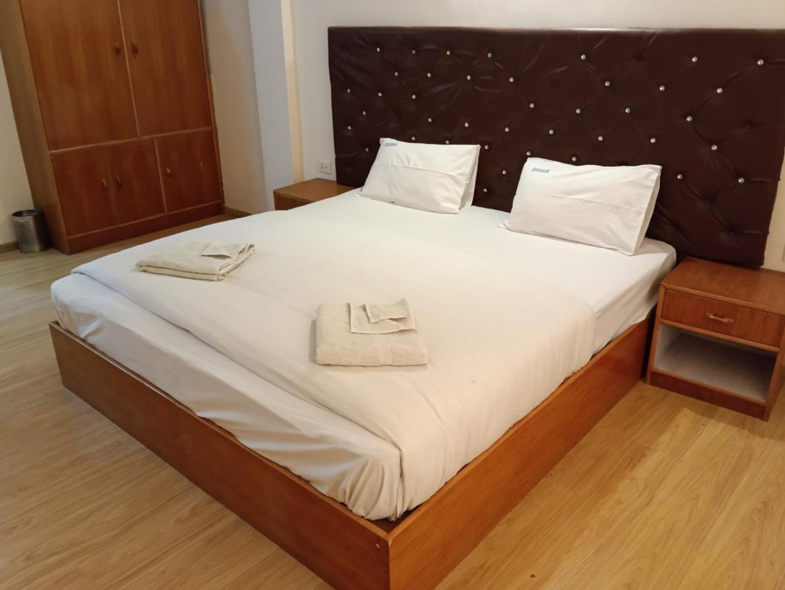 Hotel Dimbir Regency ليه المظهر الخارجي الصورة